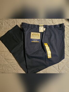 Haggar Premium Comfort Khaki Pants Mens 46x30 Classic Fit Navy NWT Big&Tall
